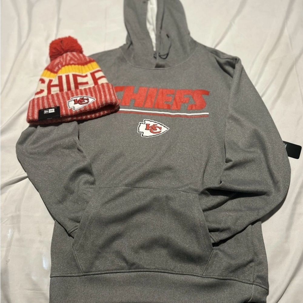 🔥🏈Kansas City Chiefs Gray Hoodie and Beanie Set🔥🏈